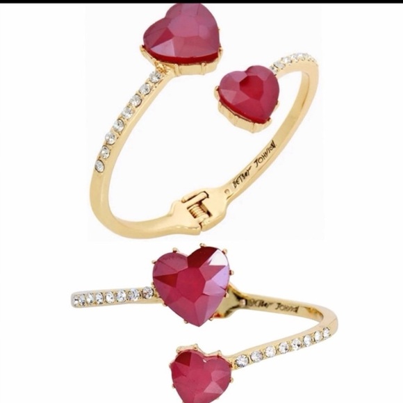 Betsey Johnson Jewelry - New Betsey Johnson heart bracelet